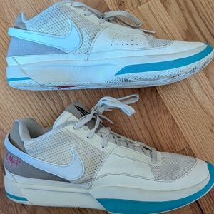 Nike Men's White and Blue Sneakers